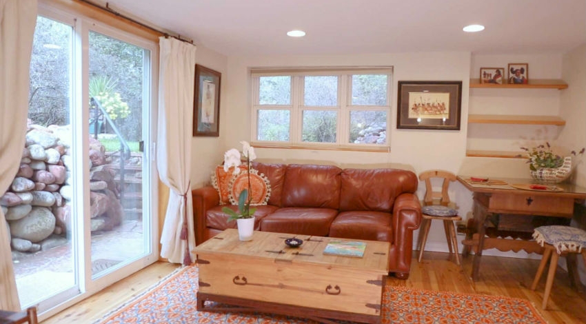 Casa Camilla Aspen Patio Apartment living room