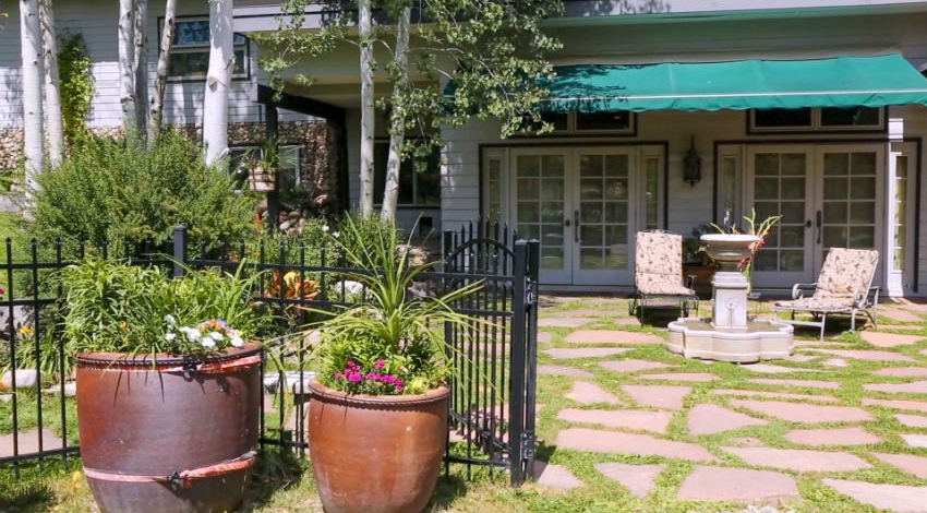 Casa Camilla Aspen Tropical Apartment entrance