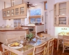 Casa Camilla Aspen Tropical Apartment kitchen table