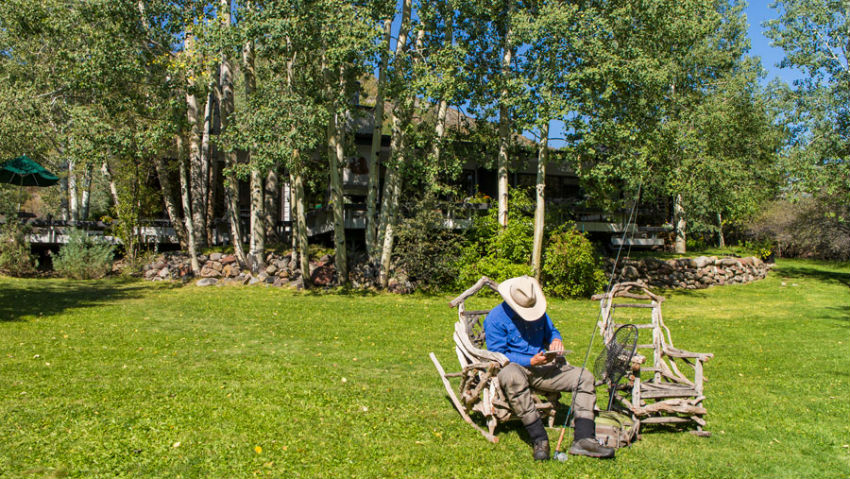 Casa Camila Vacation Rentals Aspen Colorado house yard fishing chair